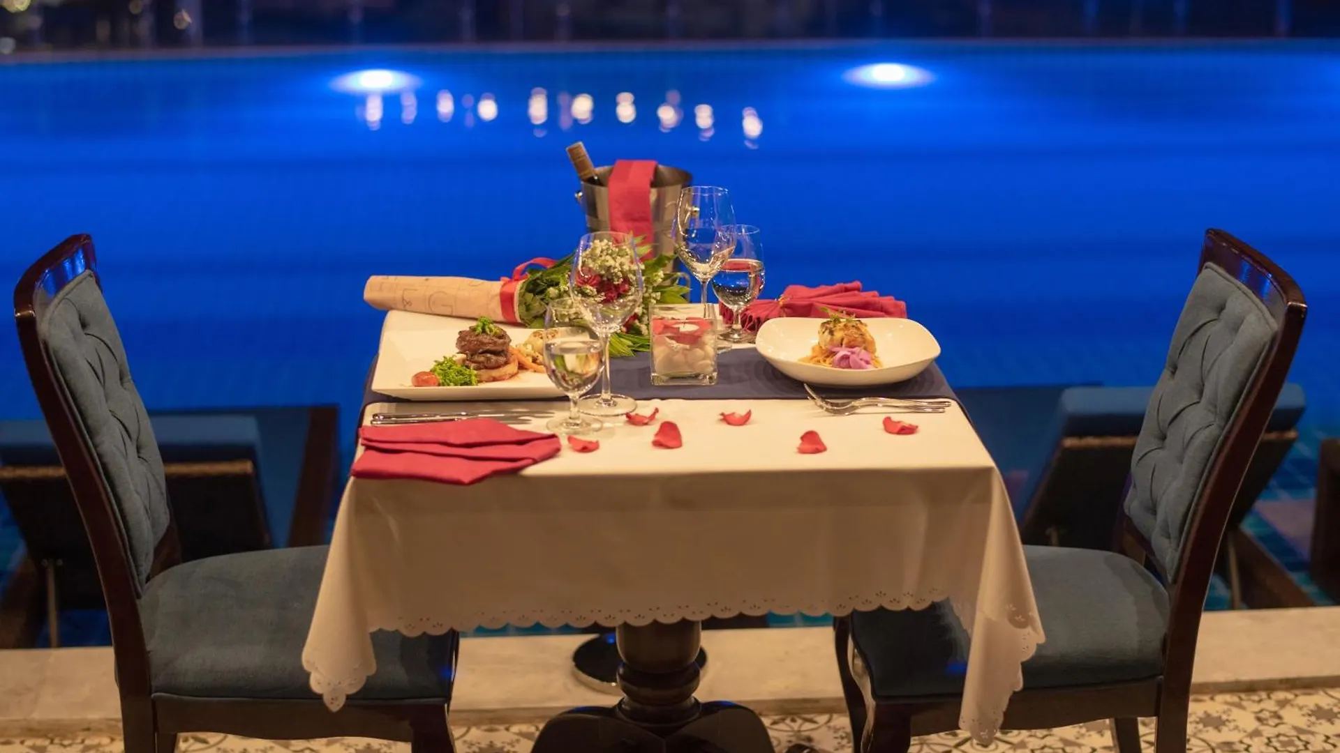Qualia De Hotel Hoi An - Rooftop Bar City View Vietnam
