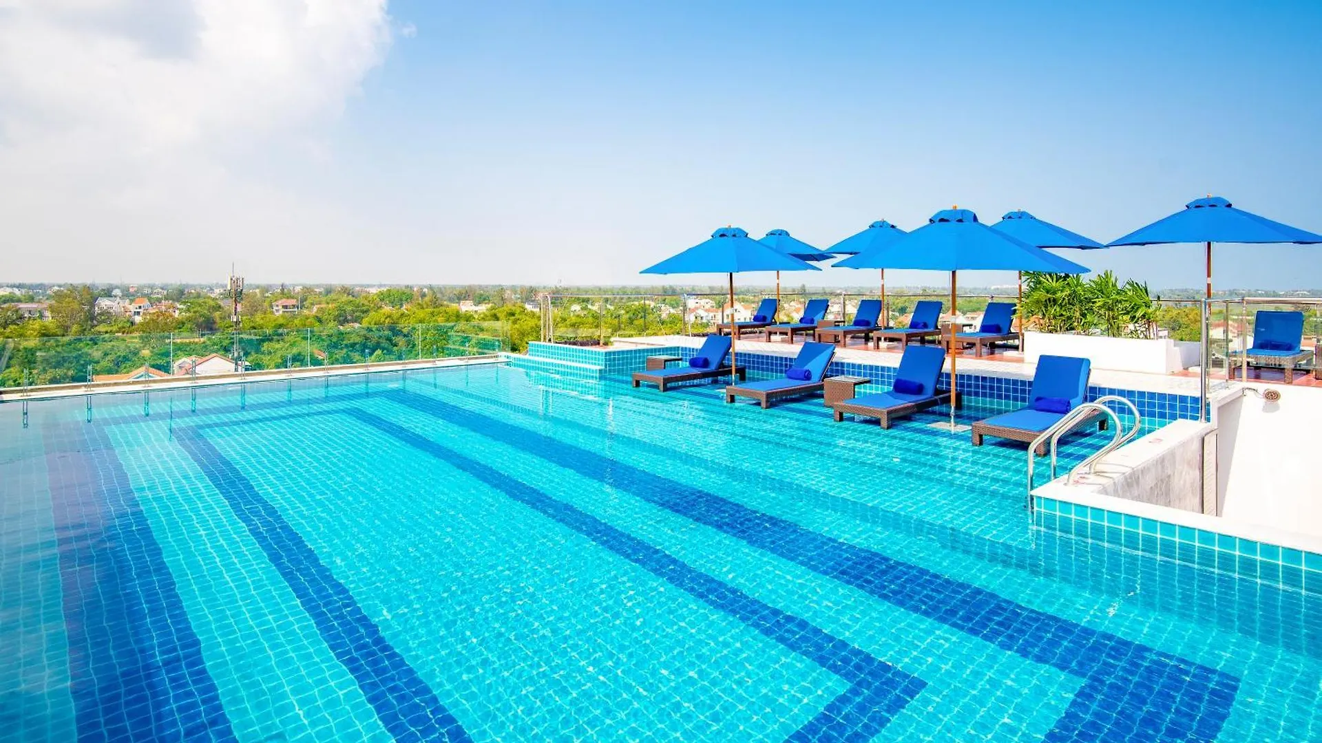 Qualia De Hotel Hoi An - Rooftop Bar City View