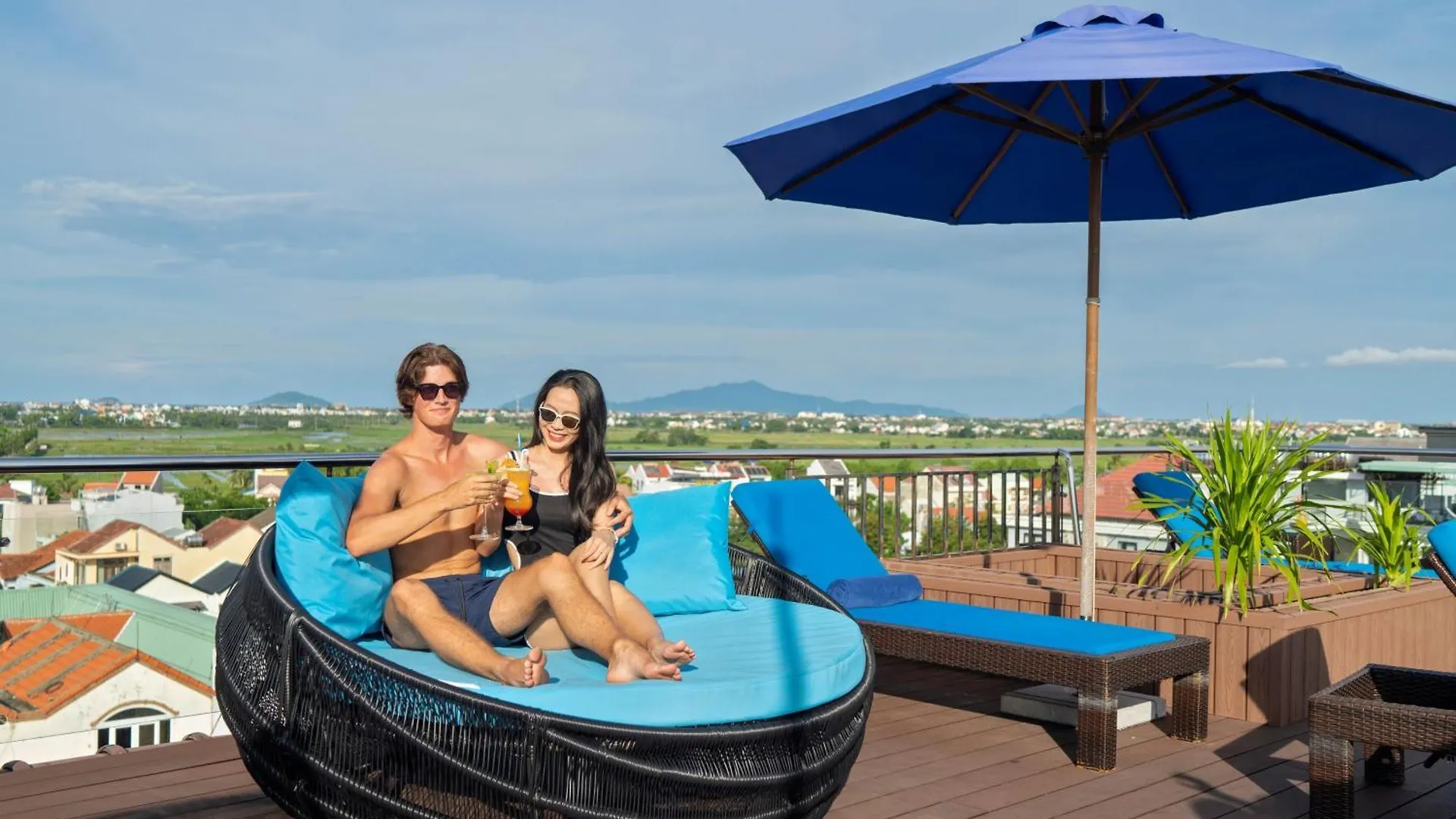 Qualia De Hotel Hoi An - Rooftop Bar City View