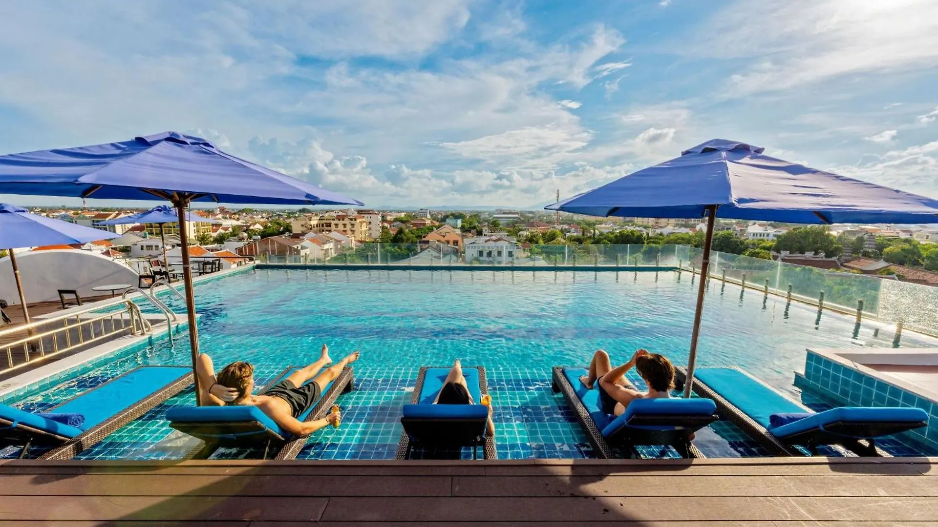 Qualia De Hotel Hoi An - Rooftop Bar City View